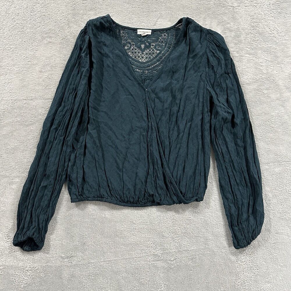 Love on Hanger Top Women's Blouse Medium Snap Button Boho Long Sleeve Rayon Lace